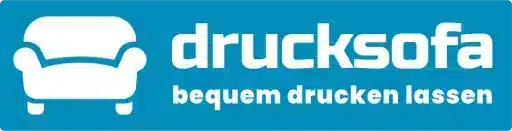 Blaues Logo mit einem weißen Sofasymbol auf der linken Seite, mit dem fettgedruckten Text „drucksofa“ und „bequem drucken lassen“ darunter.